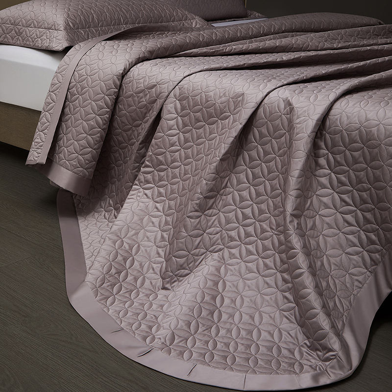 Home Textiles Premium - طقم غطاء سرير مبطن من القطن