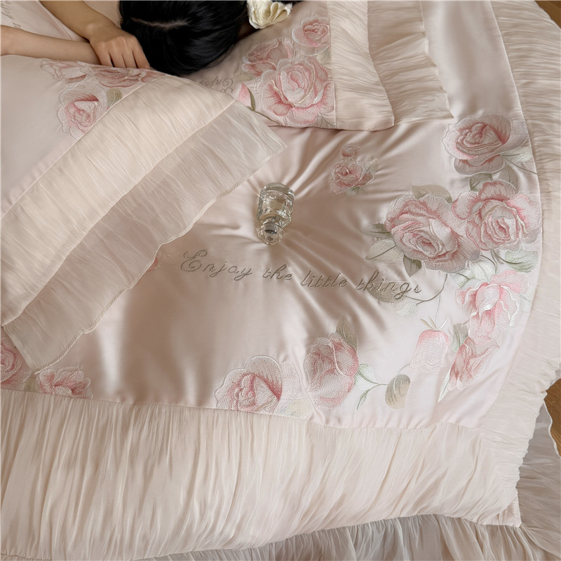 طقم أغطية سرير فاخر من القطن ا - مراجعة Home Textiles Premium وسعره